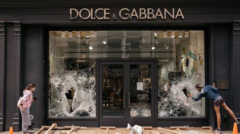 dolce and gabbana canada locations.